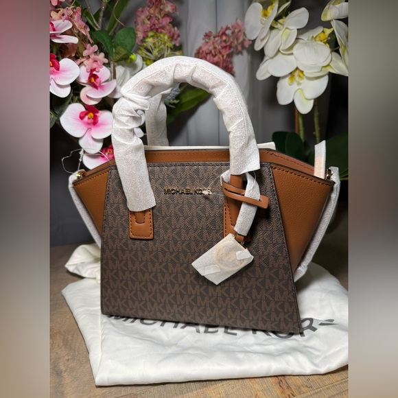 Michael Kors Handbags - Michael Kors Avril Small Top Zip Satchel